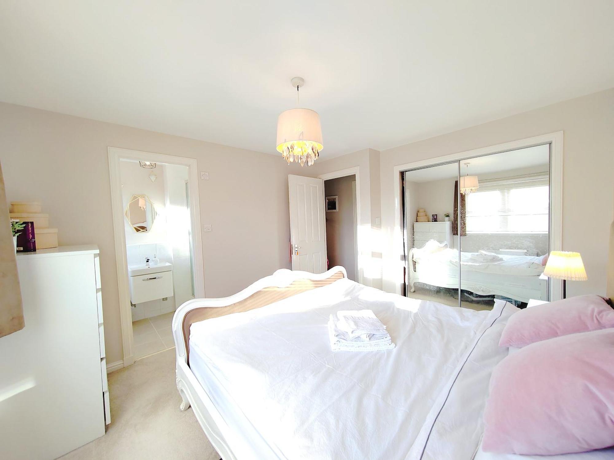 Modern And Spacious Double&King Bedrooms Both With Private Bathrooms Edimburgo Habitación foto